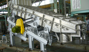 Vibrating screen for lump removal of HDPE powder