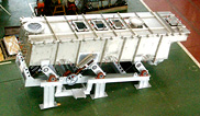 Vibrating screen for lump removal of LDPE powder