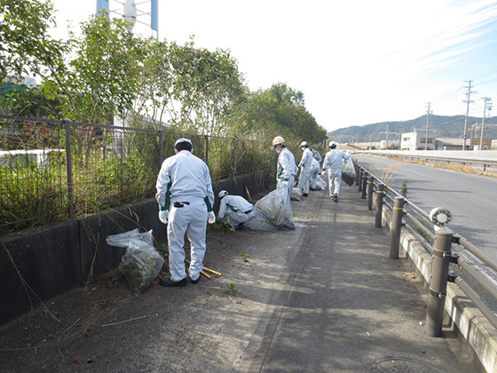 愛知県豊橋市の製作所周辺の清掃活動を実施