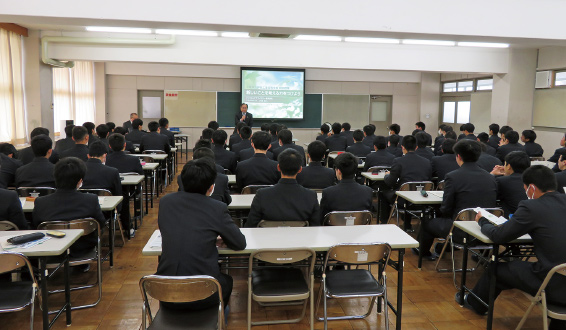 伊勢工業高校で代表取締役会長の武藤が特別授業